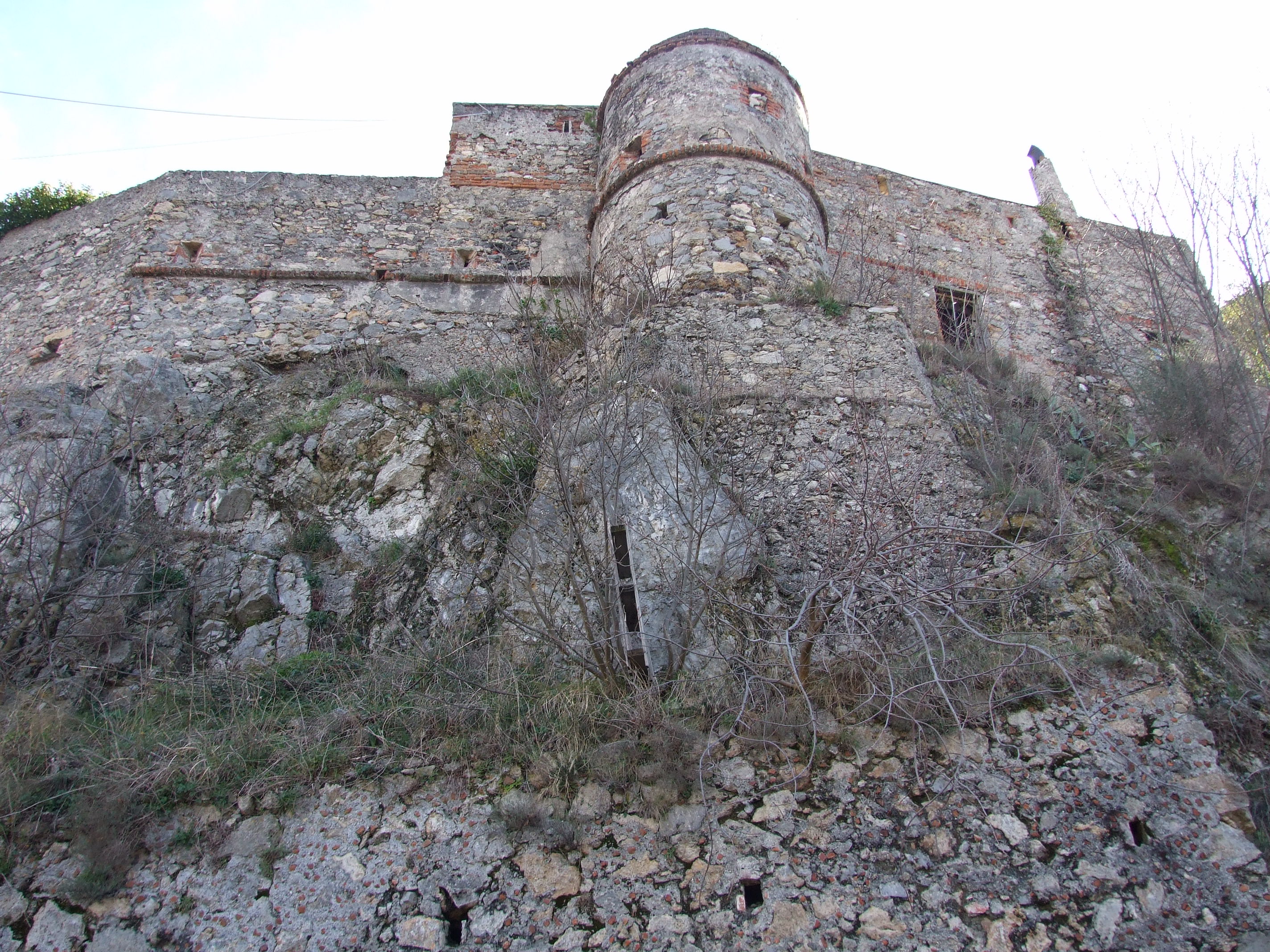 Castello del Borgo abbandonato di Balestrino